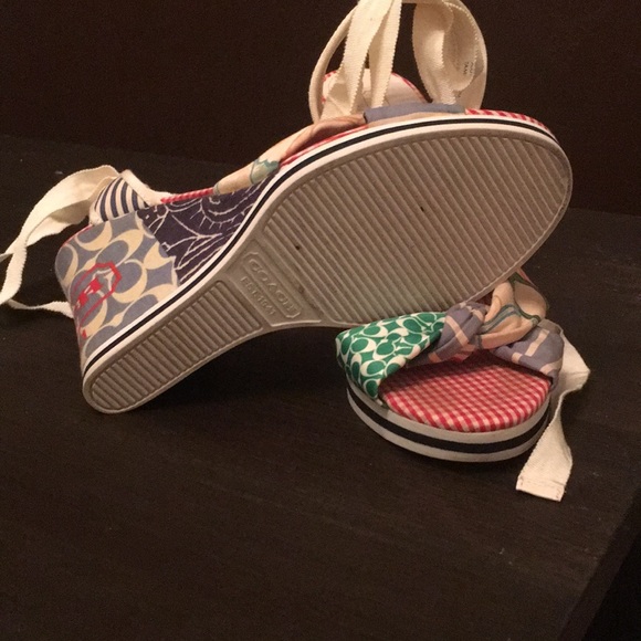 Coach open toed with ribbon wrapped ankle - Picture 2 of 2